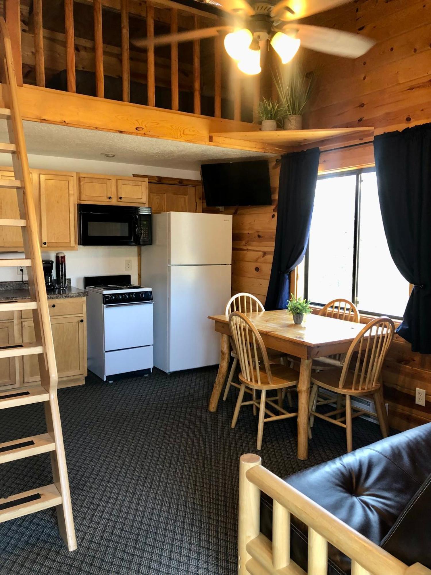 Mountain View Lodge & Cabins هيل سيتي المظهر الخارجي الصورة